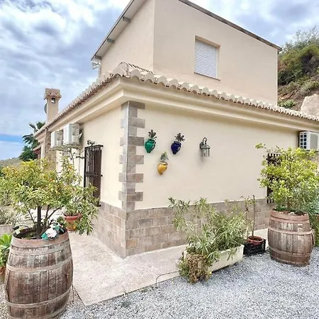 木屋 Private Pool 拉海瑞德拉